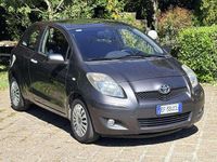 Usata Toyota Yaris Sol 69 CV (50 kW) 2010 Grigio Utilitaria