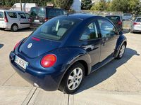 Usata VW New Beetle 101 CV (74 kW) 2003 Blu/azzurro Utilitaria