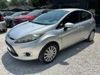 Usata Ford Fiesta Titanium 70 CV (51 kW) 2011 Argento Berlina