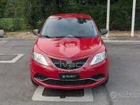 Usata Lancia Ypsilon Silver 69 CV (50 kW) 2017 Rosso Utilitaria