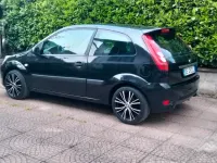 Usata Ford Fiesta S 90 CV (66 kW) 2006 Nero Utilitaria