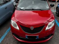 Usata Lancia Ypsilon Gold 69 CV (50 kW) 2018 Rosso Utilitaria