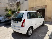Usata Lancia Musa 95 CV (69 kW) 2012 Bianco Monovolume