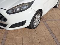 Second-hand Ford Fiesta 92 CP (67 kW) 2015 Alb Hatchback