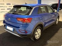 Usata VW T-Roc Life 110 CV (80 kW) 2022 Blu metallizzato SUV