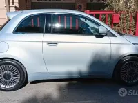 Usata Fiat 500e 42 kW (58 CV) 2024 Bluazzurro Berlina
