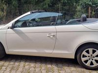 Usata VW Eos 140 CV (102 kW) 2010 Bianco Cabrio