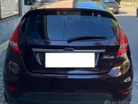 Usata Ford Fiesta Titanium 97 CV (71 kW) 2010 Rosso Berlina