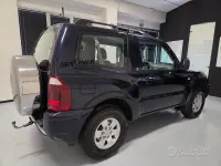 Usata Mitsubishi Pajero 116 CV (85 kW) 2003 Blu SUV