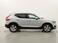 Usata Volvo XC40 Momentum 197 CV (144 kW) 2021 Biancobianco SUV