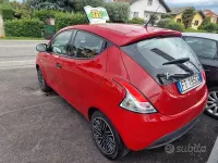 Usata Lancia Ypsilon Gold 69 CV (50 kW) 2018 Rosso Utilitaria