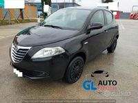 Usado Lancia Ypsilon 85 HP (62 kW) 2014 Preto Citadino