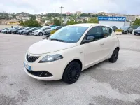 Usata Lancia Ypsilon 69 CV (50 kW) 2022 Beige Utilitaria