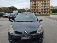 Usata Renault Clio II 75 CV (55 kW) 2007 Grigio Berlina