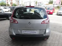 Usata Renault Scenic E-Tech Luxe 110 CV (80 kW) 2011 Grigio Monovolume