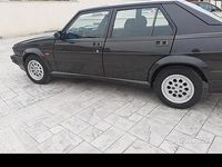 Usata Alfa Romeo 75 165 CV (121 kW) 1991 Nero Berlina