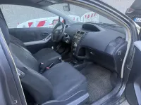 Usata Toyota Yaris 69 CV (50 kW) 2010 Grigio Utilitaria