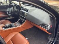 Usata Jaguar XE 200 CV (147 kW) 2016 Nero Berlina