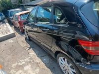 Usata Mercedes B200 140 CV (102 kW) 2006 Nero Monovolume