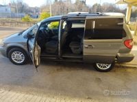 Usata Chrysler Voyager 143 CV (105 kW) 2007 Grigio Monovolume