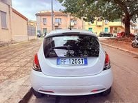 Usata Lancia Ypsilon 95 CV (69 kW) 2016 Bianco Utilitaria