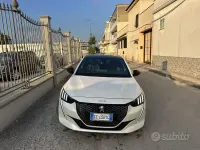 Usata Peugeot 208 GT-line 102 CV (75 kW) 2020 Bianco Utilitaria