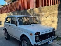 Usata Lada niva 78 CV (57 kW) 1991 Bianco SUV