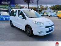 Begagnad Peugeot Partner Tepee Active 115 HK (84 kW) 2015 Vit Minibuss