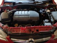 Usata Opel Corsa 69 CV (50 kW) 2004 Rosso Utilitaria
