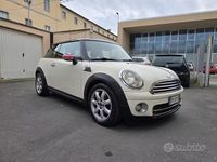 Usata Mini Cooper D 109 CV (80 kW) 2009 Bianco Utilitaria