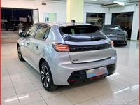 Usata Peugeot 208 Allure 101 CV (74 kW) 2024 Argento Utilitaria