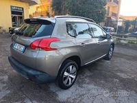Usata Peugeot 2008 Allure 99 CV (72 kW) 2015 Grigio SUV