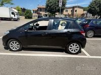Usata Toyota Yaris 65 CV (47 kW) 2013 Nero Berlina