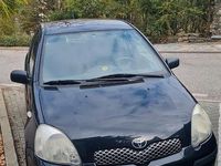 Usata Toyota Yaris 65 CV (47 kW) 2004 Nero Berlina