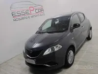 Usata Lancia Ypsilon Gold 69 CV (50 kW) 2016 Grigio scuro Utilitaria