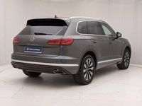 Usata VW Touareg Elegance+ 231 CV (169 kW) 2021 Grigio SUV