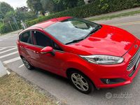 Usata Ford Fiesta 101 CV (74 kW) 2015 Rosso Utilitaria