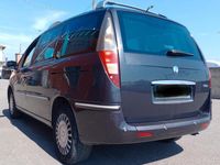 Usata Lancia Phedra 127 CV (93 kW) 2005 Marrone Monovolume