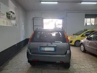 Usata Suzuki Ignis 94 CV (69 kW) 2005 Grigio Utilitaria