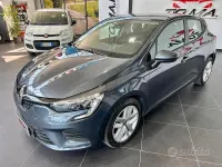 Używany Renault Clio V Business 91 KM (66 kW) 2021 Niebieski Sedan/Limuzyna