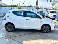Usata Lancia Ypsilon Gold 69 CV (50 kW) 2021 Bianco Utilitaria