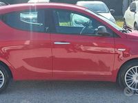 Usata Lancia Ypsilon Silver 69 CV (50 kW) 2017 Rosso Utilitaria