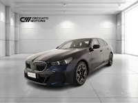 Usata BMW 550e M Sport 313 CV (230 kW) 2025 Bluazzurro Berlina
