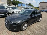 Usado Audi A3 Business 110 CV (80 kW) 2022 Gris Berlina