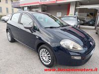 Usata Fiat Punto Young 69 CV (50 kW) 2015 Blu metallizzato Utilitaria