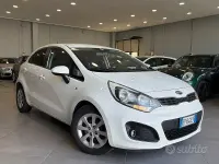 Usata Kia Rio EX 90 CV (66 kW) 2012 Bianco Berlina