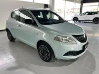 Usata Lancia Ypsilon Gold 69 CV (50 kW) 2024 Blu/azzurro Utilitaria