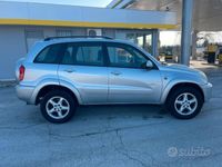 usata Toyota RAV4 2.0 diesel 2003 12 mesi di garanzia