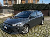 Usata Kia Rio 100 CV (73 kW) 2020 Grigio Berlina