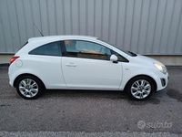 Usata Opel Corsa 86 CV (63 kW) 2011 Bianco Berlina
